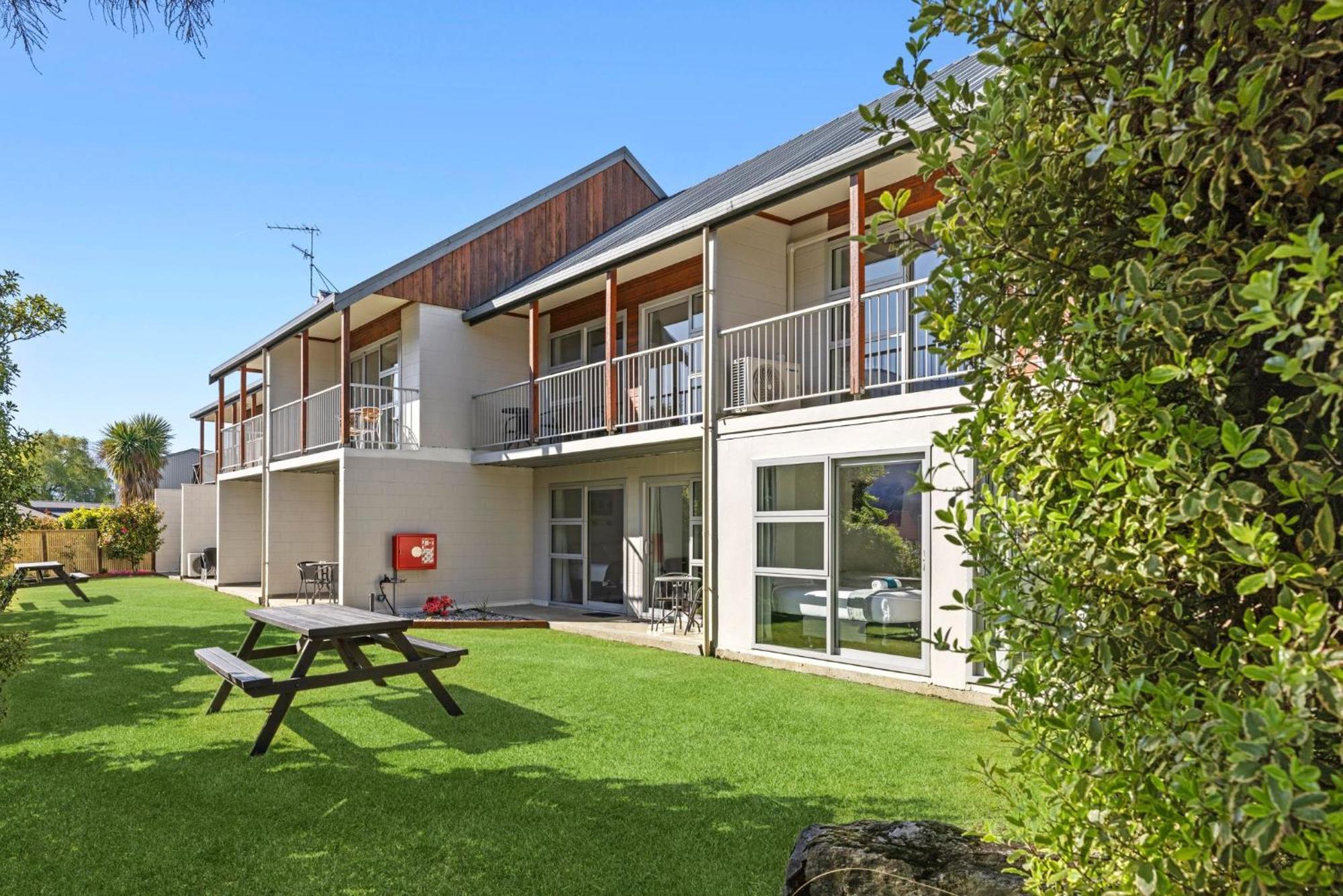 ASURE Brookvale Motel Wanaka Esterno foto