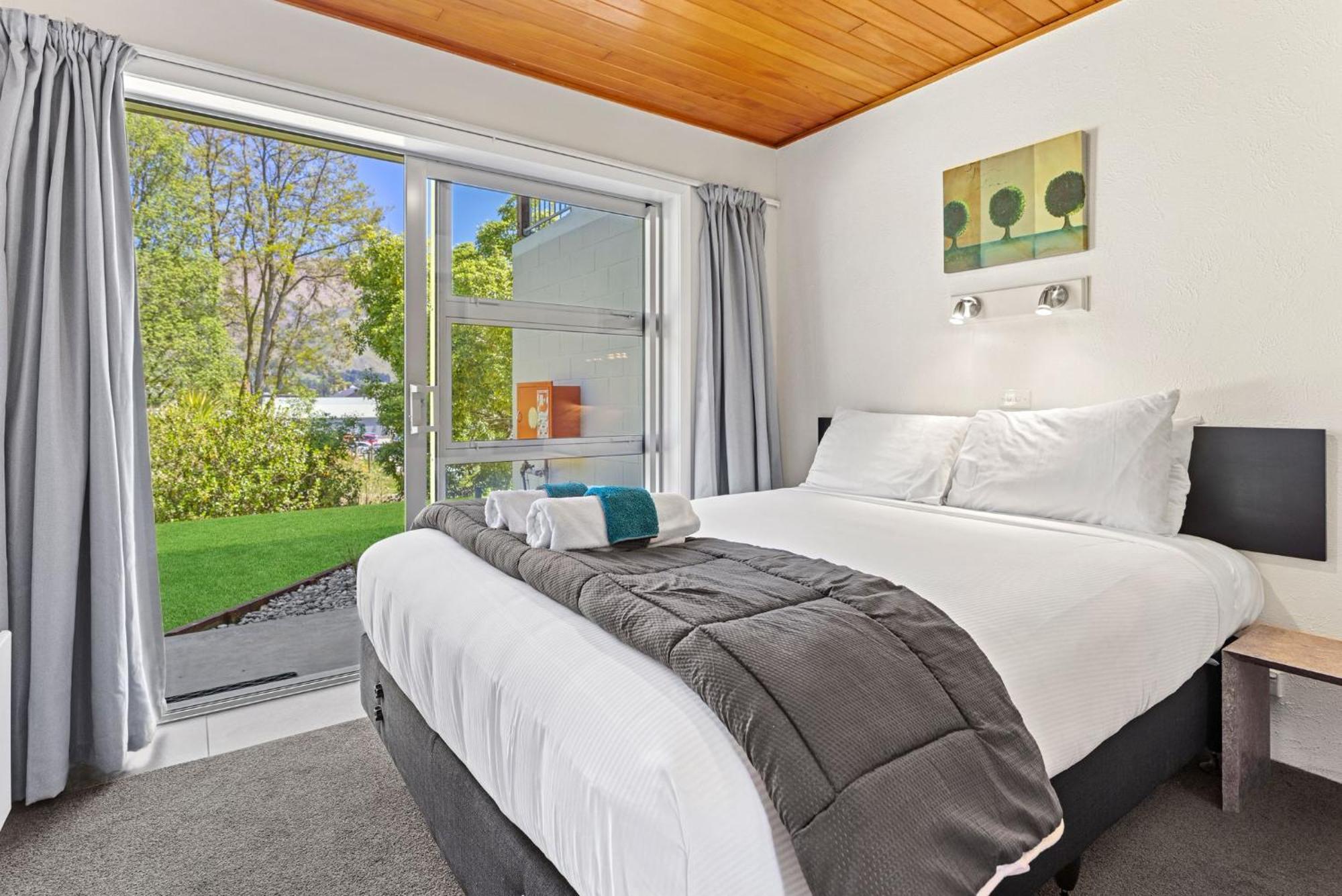 ASURE Brookvale Motel Wanaka Esterno foto