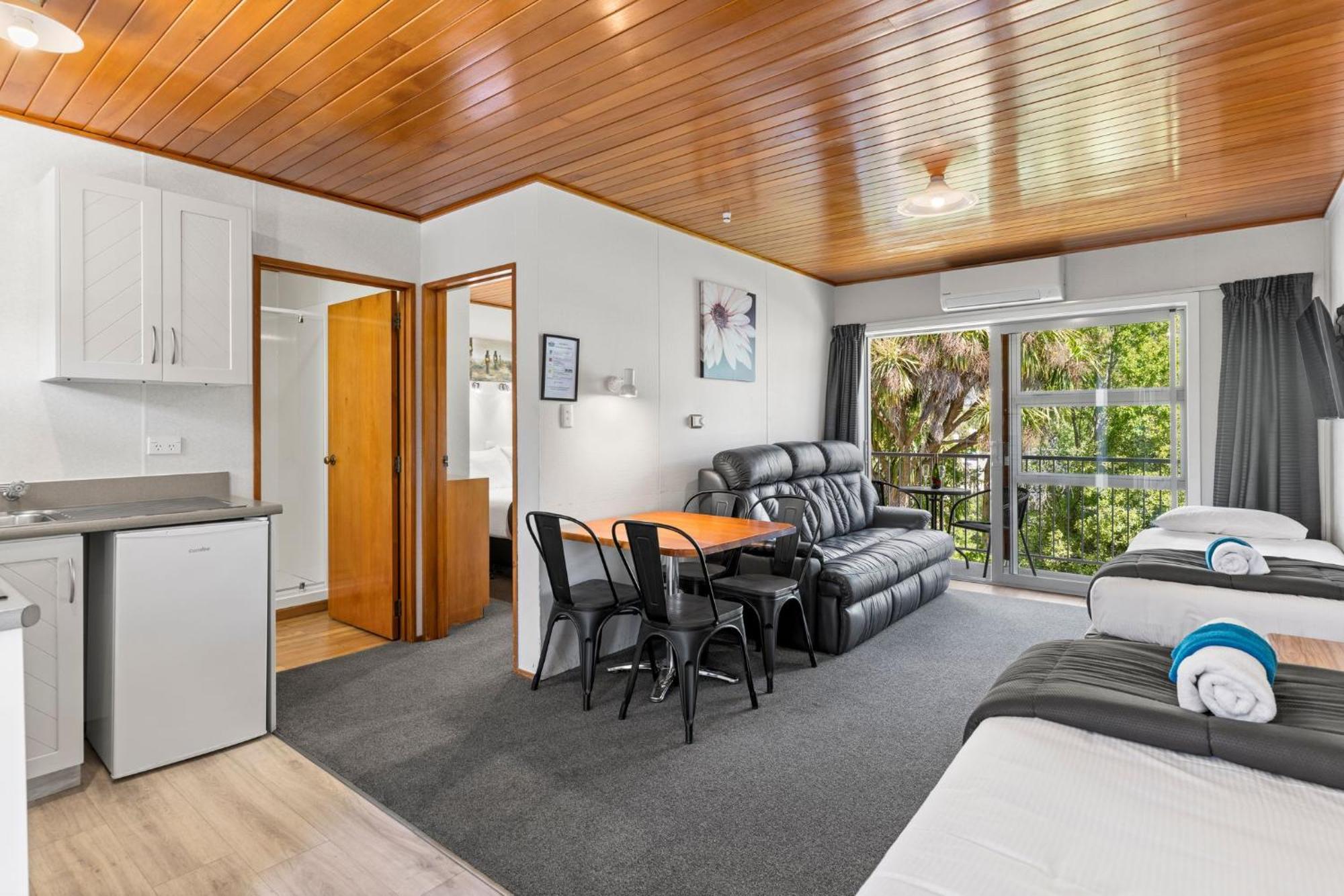ASURE Brookvale Motel Wanaka Esterno foto