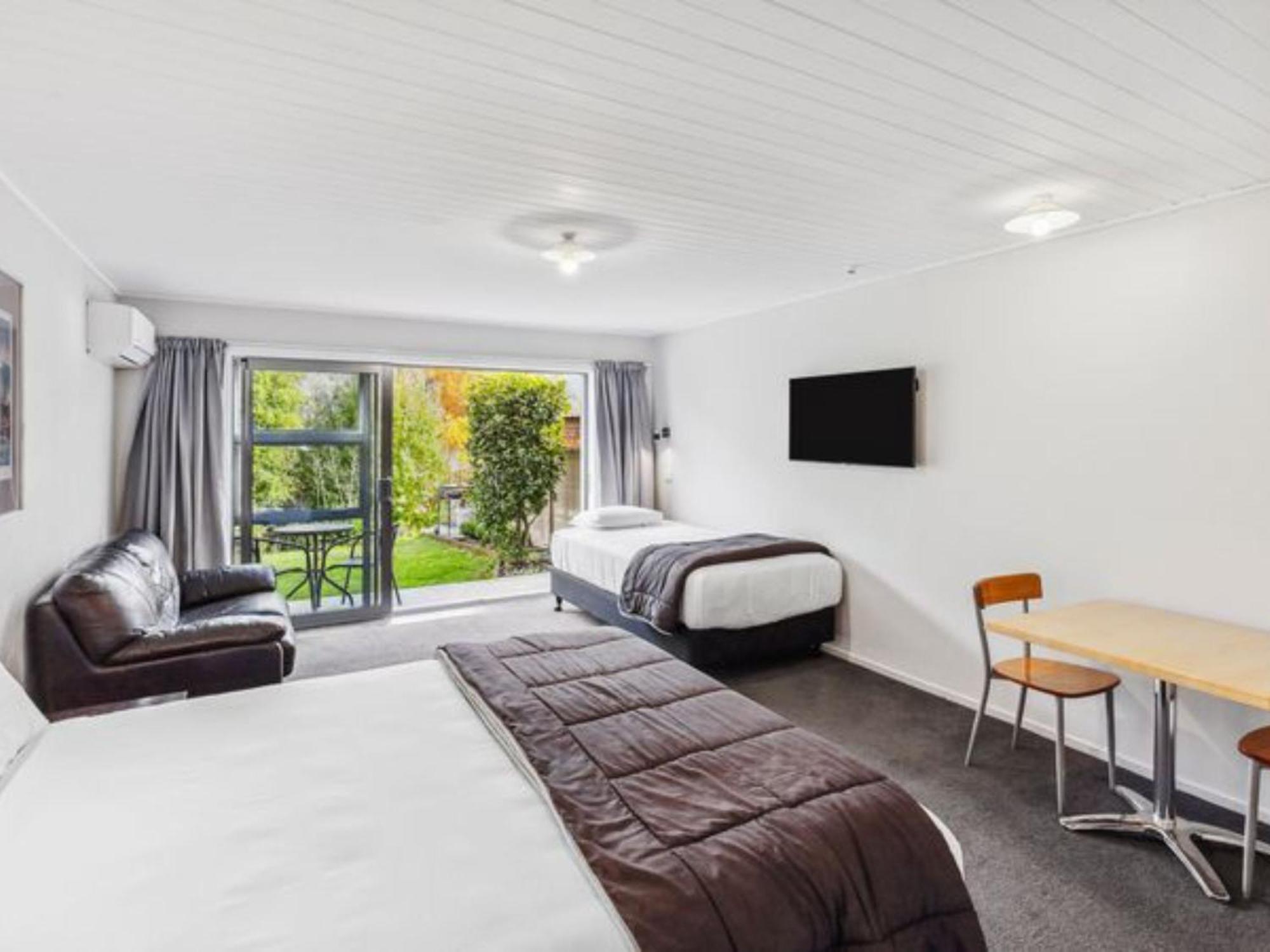 ASURE Brookvale Motel Wanaka Esterno foto