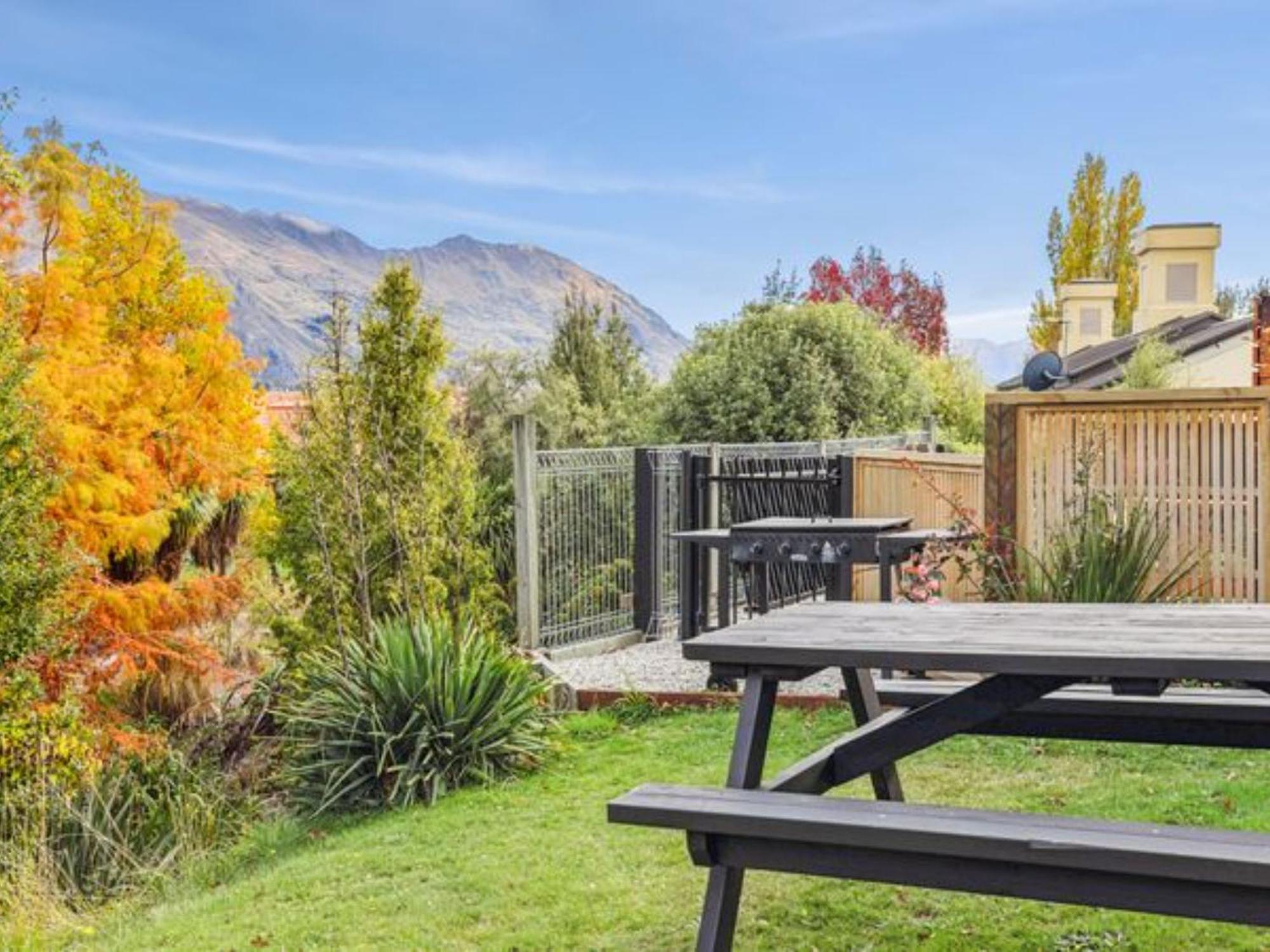 ASURE Brookvale Motel Wanaka Esterno foto
