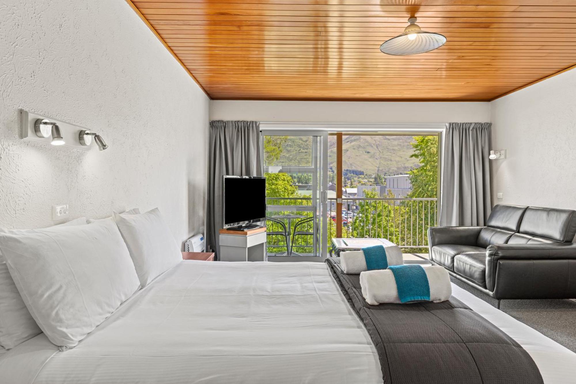ASURE Brookvale Motel Wanaka Esterno foto
